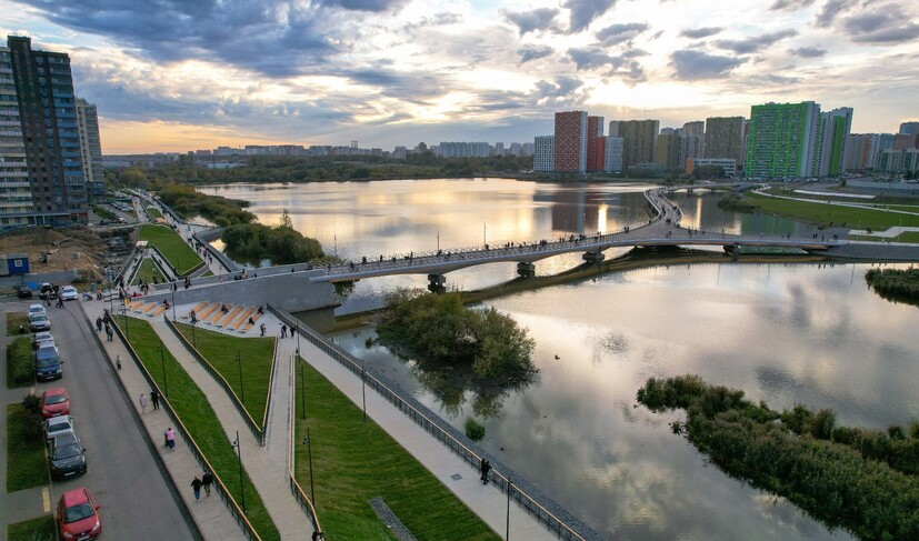 Пешеходный мост через озеро Чёрное (Парк Дружбы)_DJI_0069 (2)-2