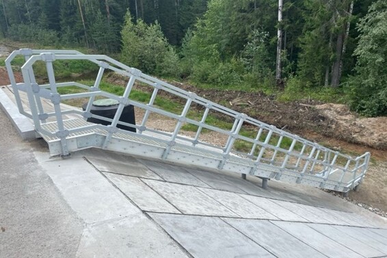 Как выбрать материал для промышленных технологических эстакад в агрессивных средах?