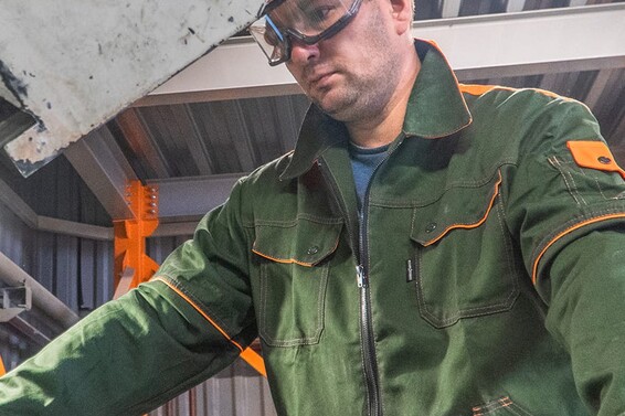 Компрессионное формование SMC/BMC: Технология создания прочных изделий сложной геометрии